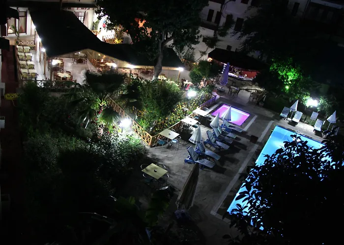 לינה וארוחת בוקר Idyros